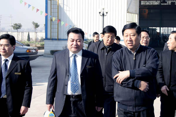 全国人大副委员长张平参观欧宝体育APP下载
机床